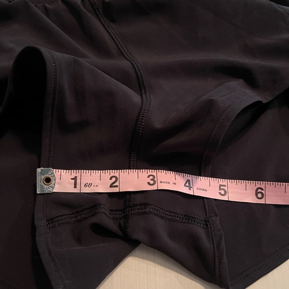 Lululemon hotty hot shorts - Picture 2 of 3